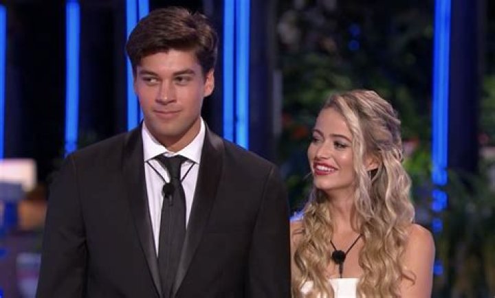 zac elizabeth love island usa season 1 montage with heart graphics
